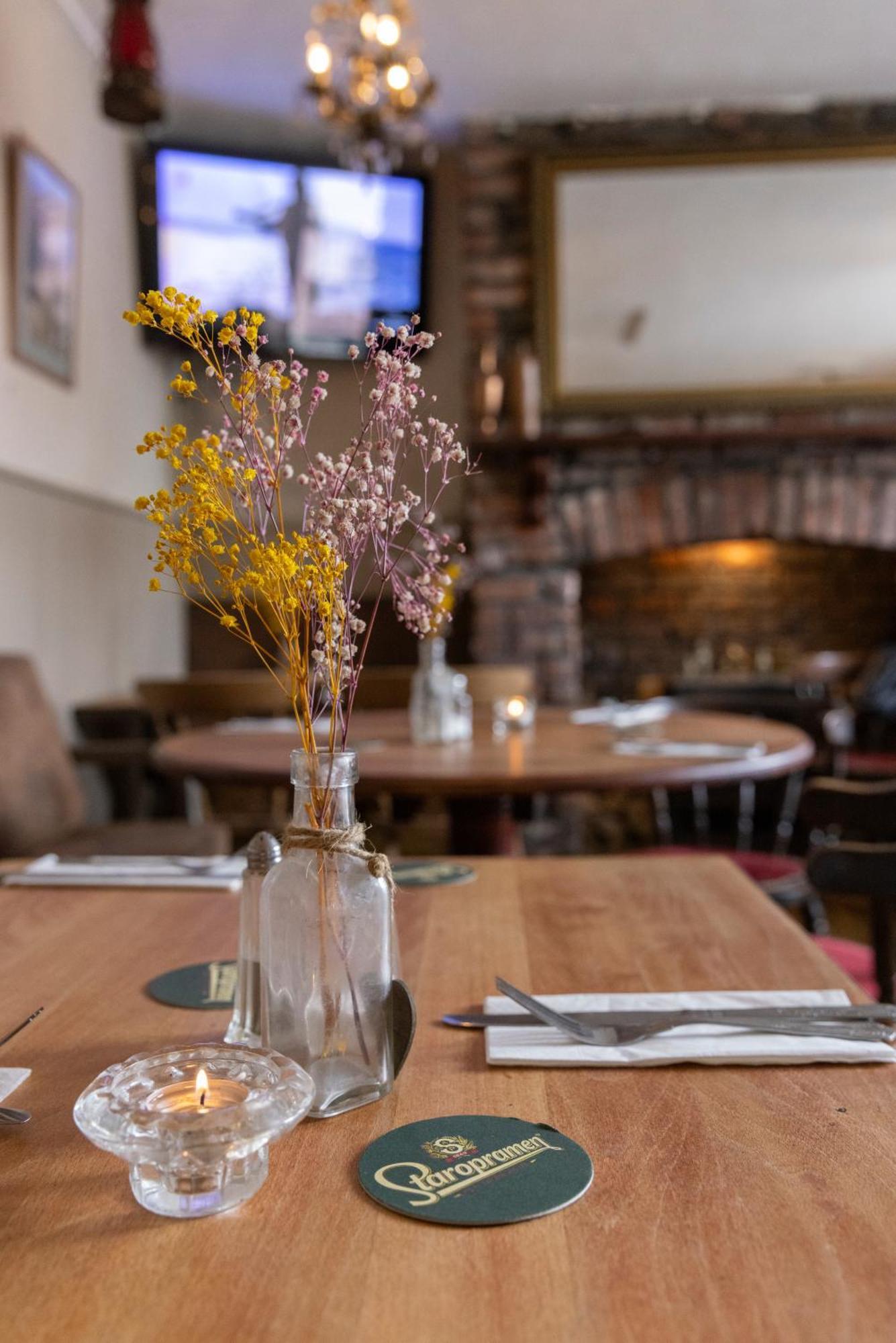 The Bear Inn Llantrisant  Exterior photo
