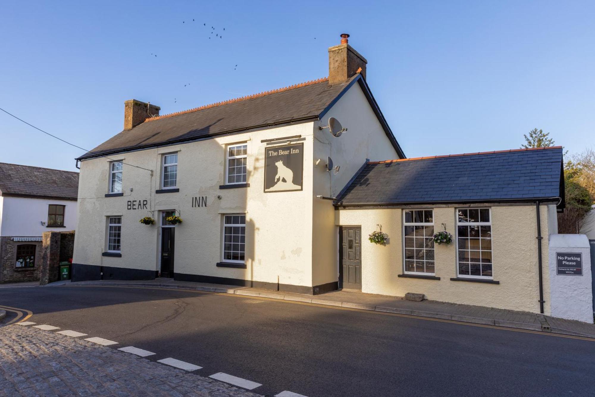 The Bear Inn Llantrisant  Exterior photo